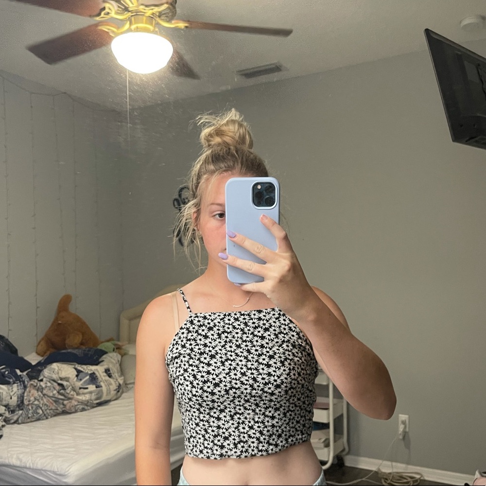 AMERICAN EAGLE TIE CROP